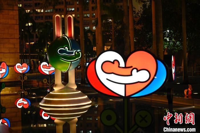香港特區(qū)政府康樂及文化事務(wù)署將于7日至12日舉辦中秋彩燈展?！≌侣劸W(wǎng) 攝