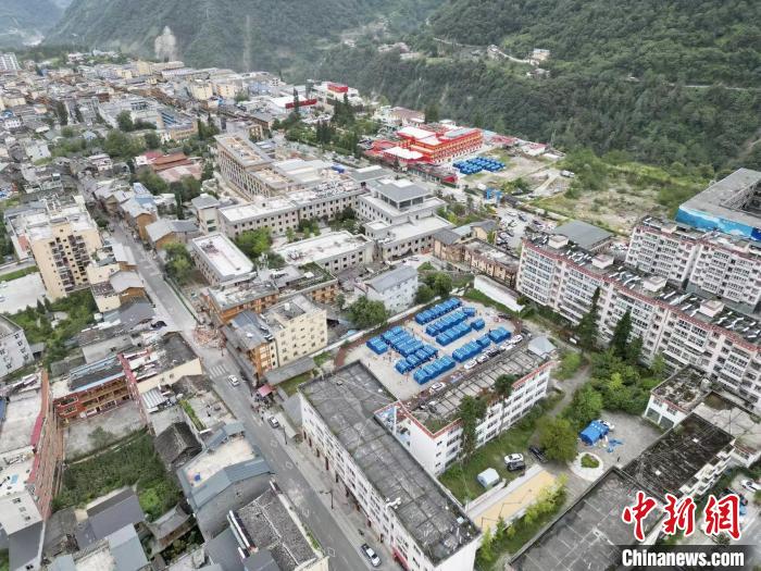 航拍瀘定地震震中。　張浪 攝