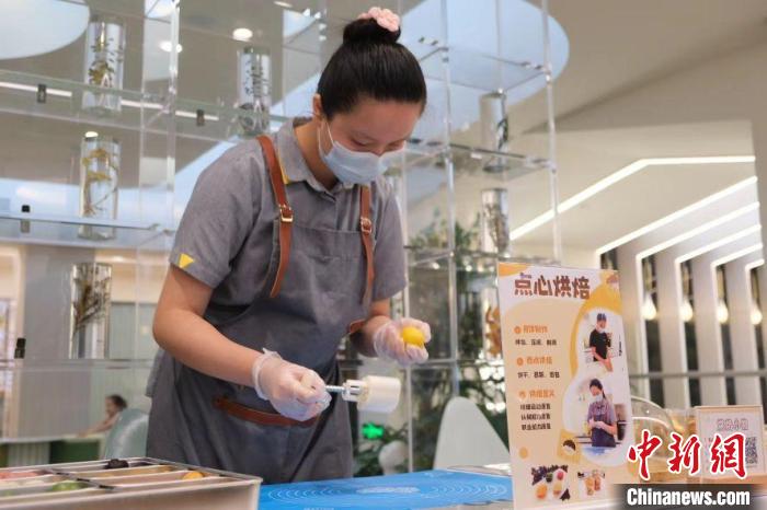 “星星的孩子”開啟自食其力的生活?！§o安區(qū)新聞辦供圖