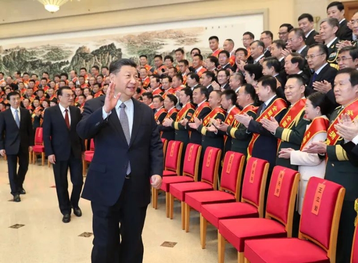 2020年10月20日，黨和國家領導人習近平、李克強、王滬寧等在北京會見全國雙擁模范城(縣)命名暨雙擁模范單位和個人表彰大會代表。新華社記者 黃敬文 攝