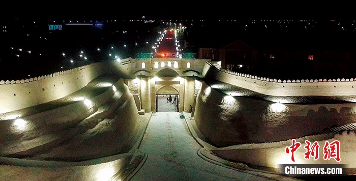 圖為修復(fù)后的文物建筑夜間景觀。許言 供圖