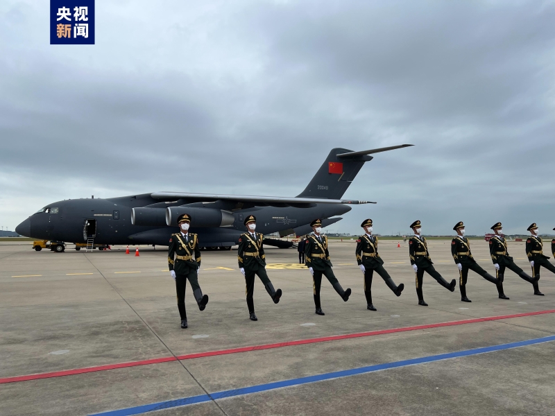 第九批在韓中國人民志愿軍烈士遺骸交接儀式當(dāng)?shù)貢r(shí)間9月16日上午在韓國仁川國際機(jī)場舉行。（圖源：央視新聞）