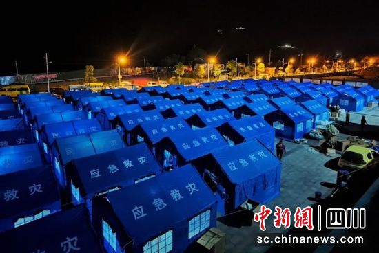 迅速下達救災資金，設置地震臨時安置點。四川省財政廳 供圖