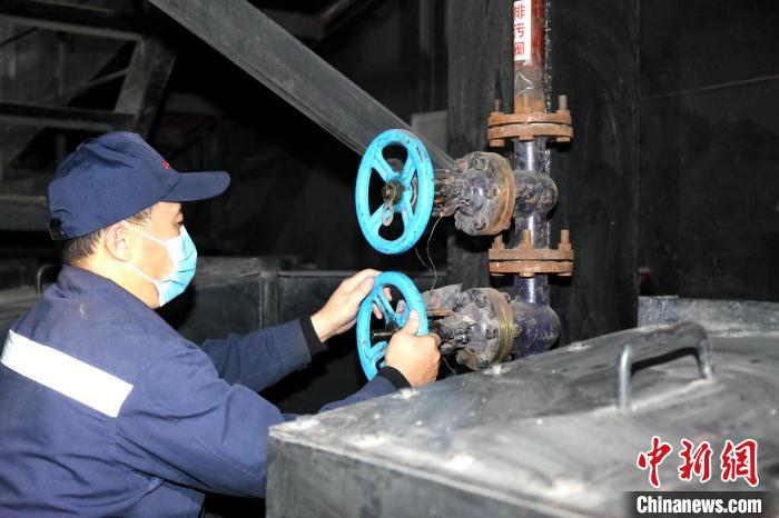 9月18日，漠河市正式開啟8個(gè)月超長供暖期?！∩厶炖?攝