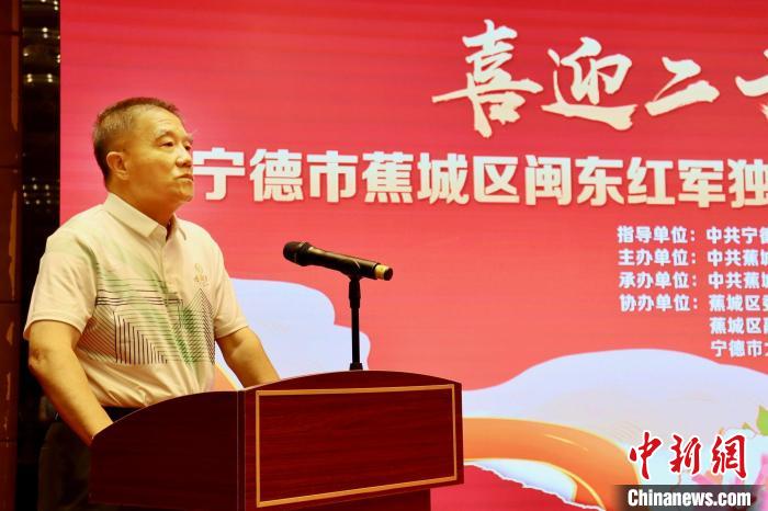 阮英平烈士之子，原解放軍總裝備部綜合計(jì)劃部部長、少將阮朝陽講話?！窃式?攝