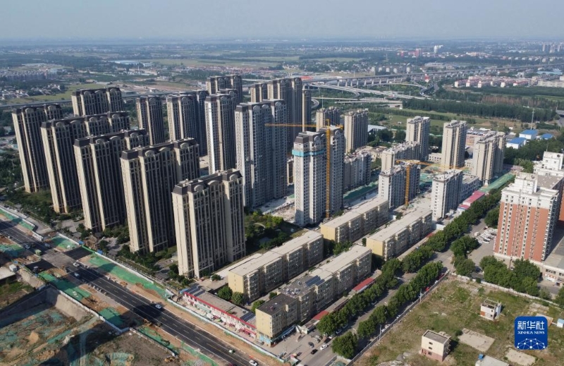 河北省石家莊市高新技術(shù)產(chǎn)業(yè)開(kāi)發(fā)區(qū)棚戶區(qū)改造新建小西帳東苑小區(qū)（2022年5月24日攝，無(wú)人機(jī)照片）。新華社記者 楊世堯 攝