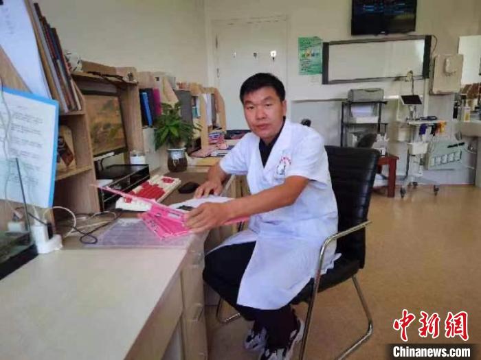 圖為工作中的王如剛。　王如剛 攝