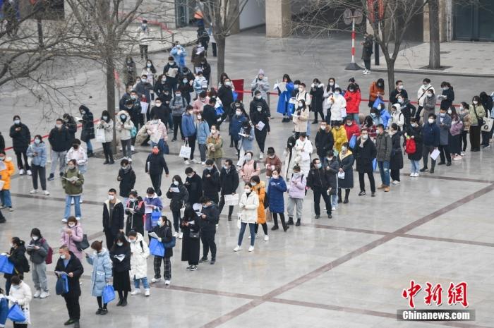 資料圖：考生參加國(guó)考筆試。 <a target='_blank' href='/'>中新社</a>記者 武俊杰 攝