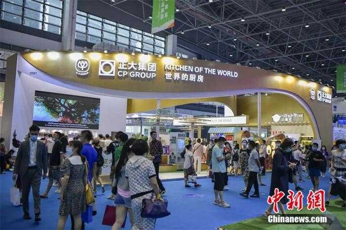 泰國大型華商企業(yè)正大集團參加2021年在海南省?？谑信e辦的首屆中國國際消費品博覽會。駱云飛 攝 