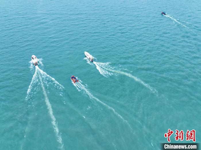 贛江樟樹(shù)段水域碧波蕩漾?！≌翗?shù)市委宣傳部供圖