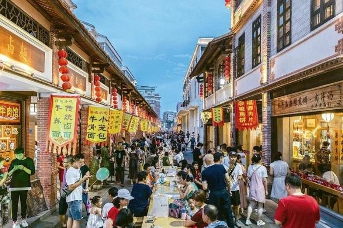 古城長(zhǎng)桌宴。圖片來(lái)源：臺(tái)灣《聯(lián)合報(bào)》