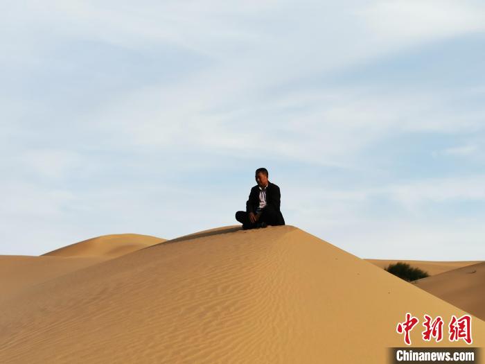 圖為高毛虎在沙漠中?！「呙⒐﹫D