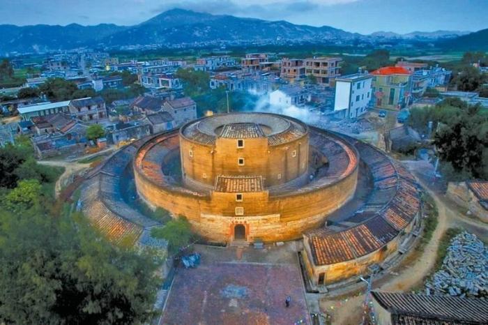 臺媒看大陸：福建漳州錦江樓內(nèi)高外低、氣勢恢宏