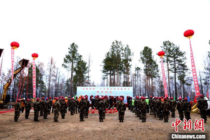 “北極明珠”項目建筑總高度106米，總投資近5000萬元。　王力 攝