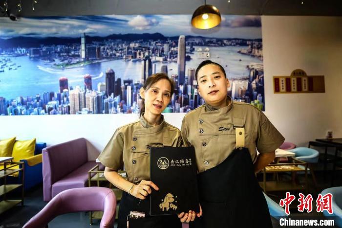 圖為馬寬與蕭玉嬋。　張一辰 攝