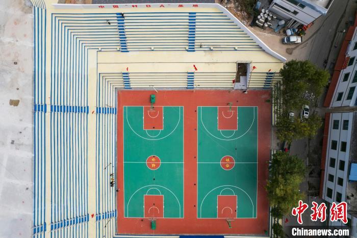 圖為臺盤村改擴建后的“村BA”球場。　唐哲 攝
