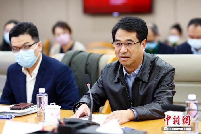 圖為中國人民大學(xué)兩岸關(guān)系研究中心主任王英津發(fā)言。 <a target='_blank' href='/'>中新社</a>記者 富田 攝 