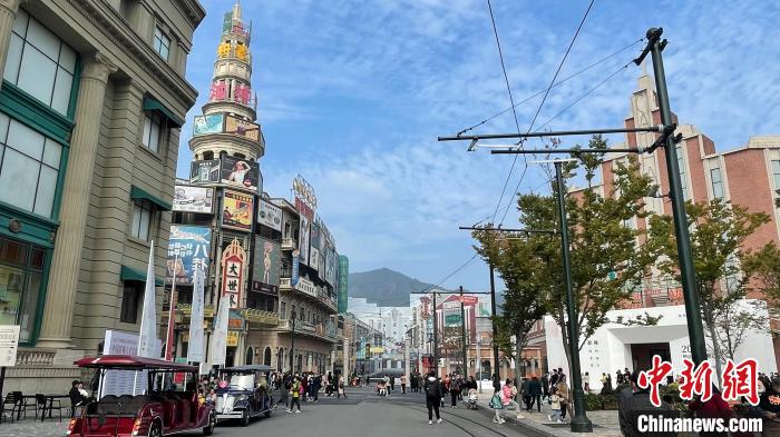 橫店影視城夢(mèng)外灘景區(qū)?！《做?攝