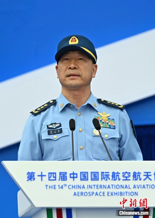 空軍司令員常丁求上將，在中國航展開幕式上致辭。余紅春 攝影