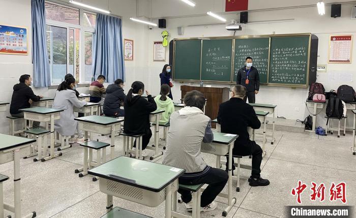 資料圖：2022年3月26日，四川省眉山市2022年上半年公開考試錄用公務(wù)員筆試開考。何洪 攝