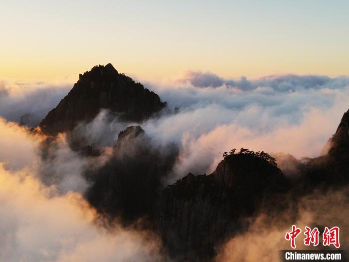 一大波黃山云海美圖來(lái)襲！