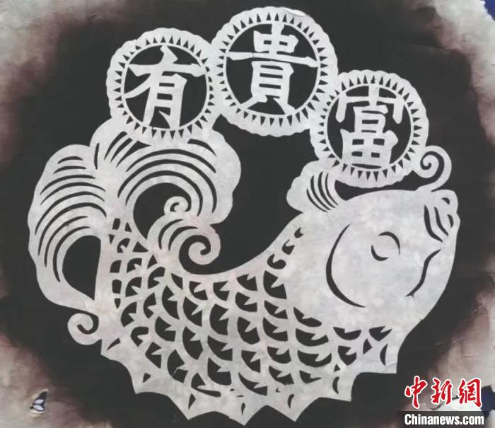 李淑英制作的熏畫?！∮诰?攝