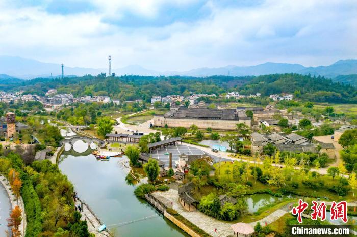 航拍江西龍南關(guān)西圍。(資料圖) 葉波 攝