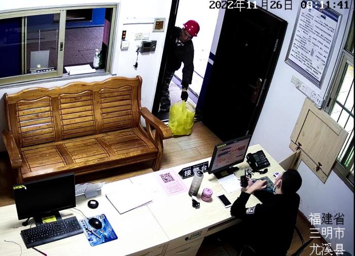 福建三明：“這袋花菜，幫我送給640282警官”
