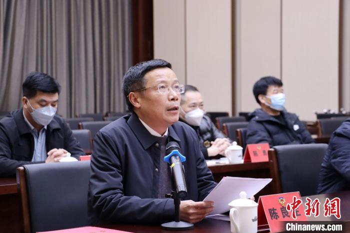寧德市委統(tǒng)戰(zhàn)部副部長、僑辦主任、市海聯(lián)會常務(wù)副會長陳良生講話?！∪~茂 攝