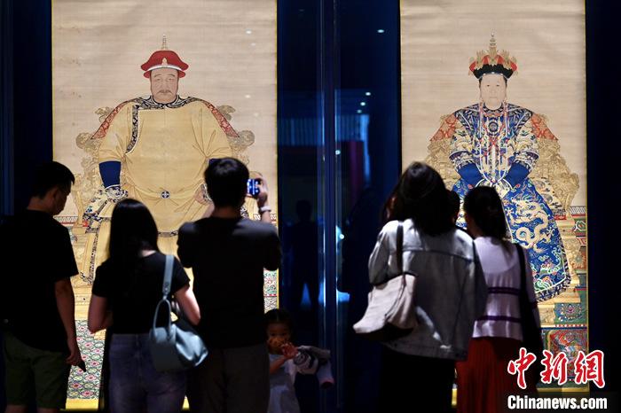 資料圖：圖為市民參觀香港故宮文化博物館舉辦的展覽。 <a target='_blank' href='/'>中新社</a>記者 李志華 攝