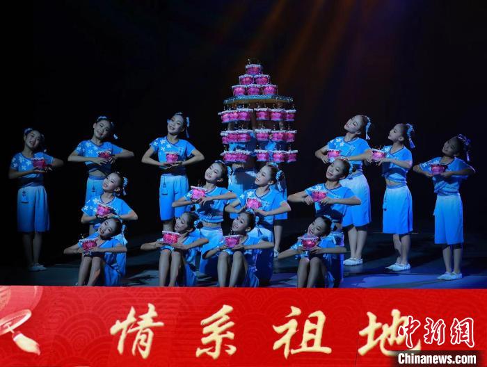 少兒舞蹈《芷溪花燈》?！↓垘r市融媒體中心供圖