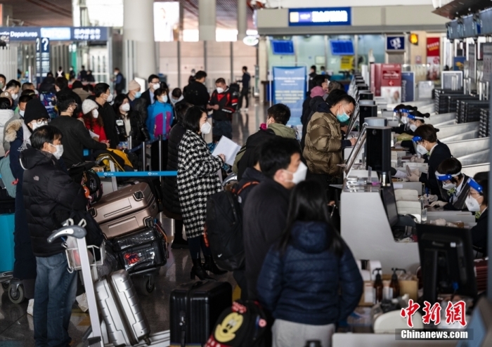 1月8日，中國(guó)對(duì)新冠病毒感染實(shí)施“乙類乙管”，根據(jù)國(guó)際疫情形勢(shì)和各方面服務(wù)保障能力，有序恢復(fù)中國(guó)公民出境旅游。 <a target='_blank' href='/'>中新社</a>記者 侯宇 攝