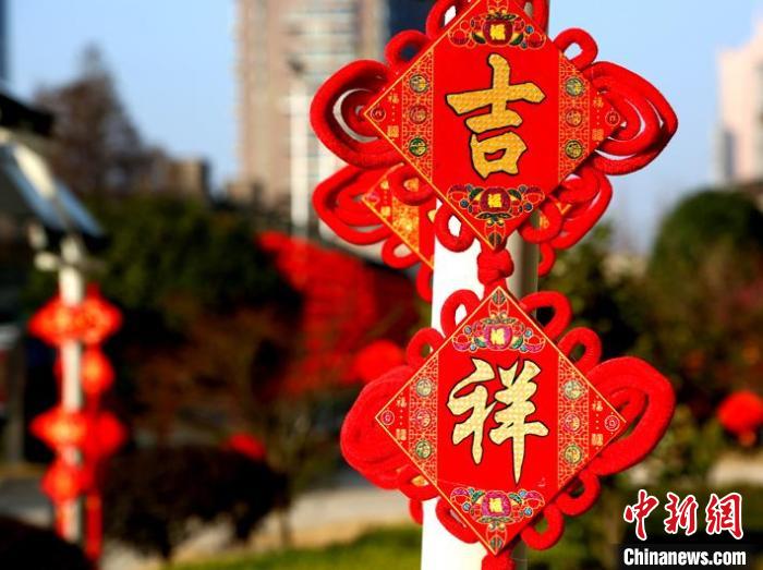 武警金華支隊營地年味十足?！」汲袩N 攝