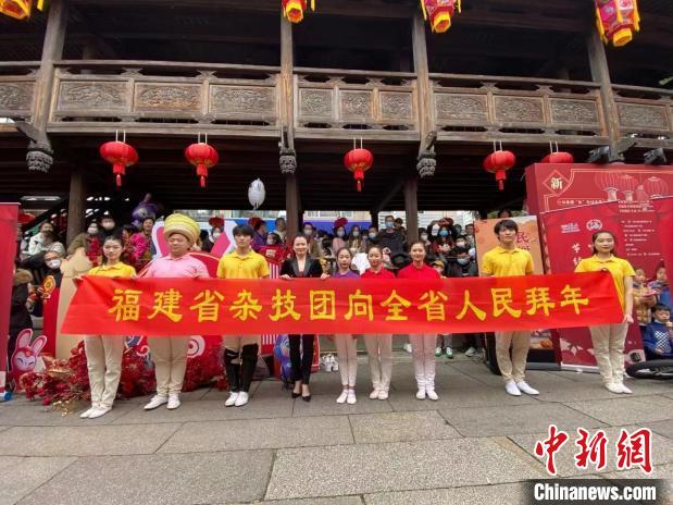 活動現(xiàn)場。　福建省雜技團供圖