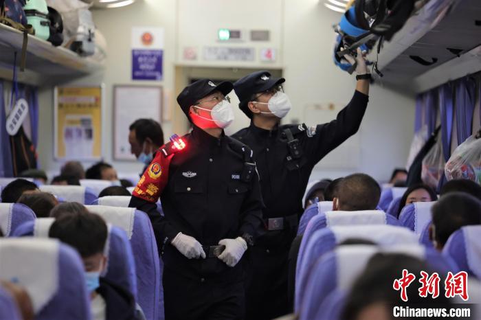 春運期間全國鐵路公安機(jī)關(guān)破獲刑事案件2194起 公安部鐵路公安局供圖