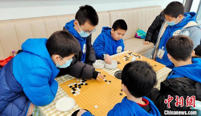 以棋會友?！垈髅?攝