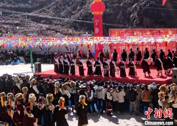 文藝活動(dòng)全景?！∶⒖悼h委宣傳部供圖