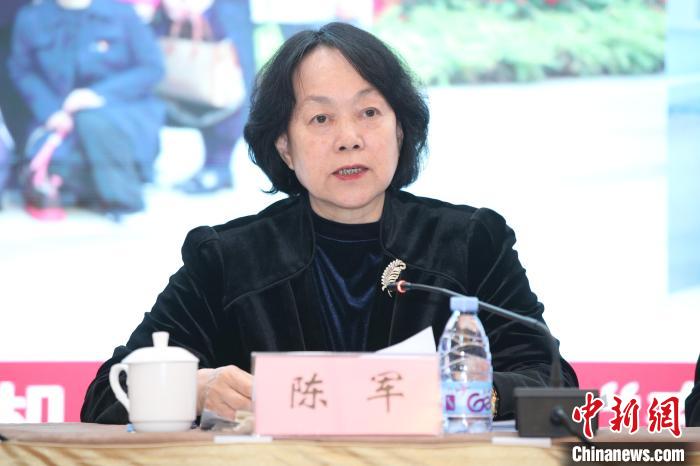 全國(guó)人大常委會(huì)委員、北京市政協(xié)副主席、臺(tái)盟北京市委主委、北京社會(huì)主義學(xué)院院長(zhǎng)陳軍出席會(huì)議?！∨_(tái)盟北京 攝