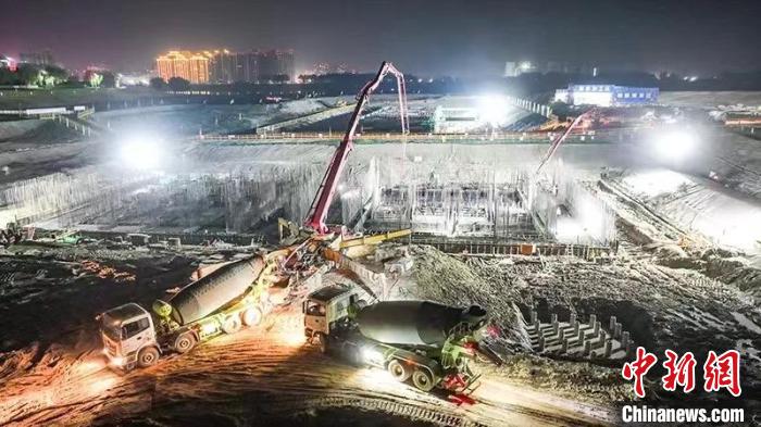 “靚淮河”工程正在火熱建設(shè)中?！“霾菏形麄鞑抗﹫D