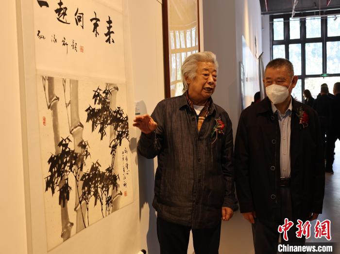 書畫巡回展一角?！∶窠ǜ＝ㄊ∥﹫D