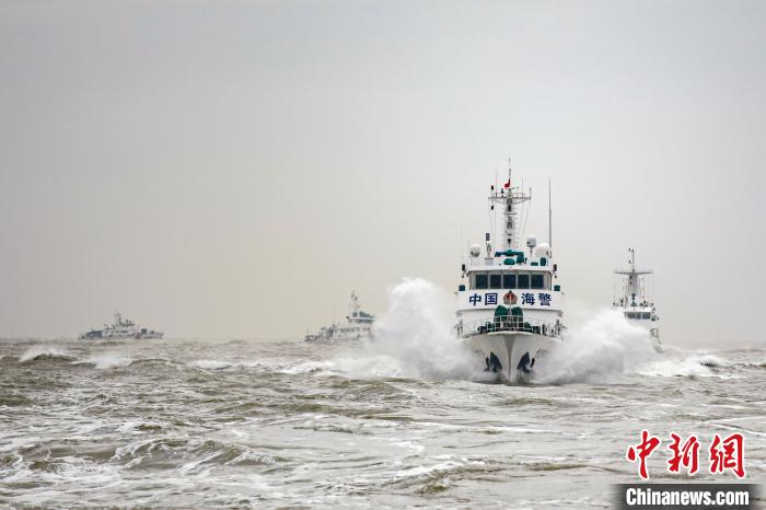 艦艇編隊隊形變換訓(xùn)練?！「Ｖ莺＞止﹫D