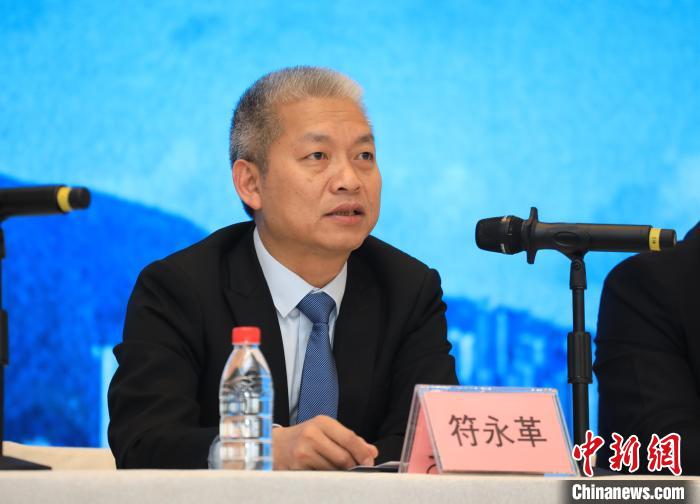 橫琴粵澳深度合作區(qū)執(zhí)委會副主任符永革在介紹政策出臺的背景意義?！￡P銘榮 攝