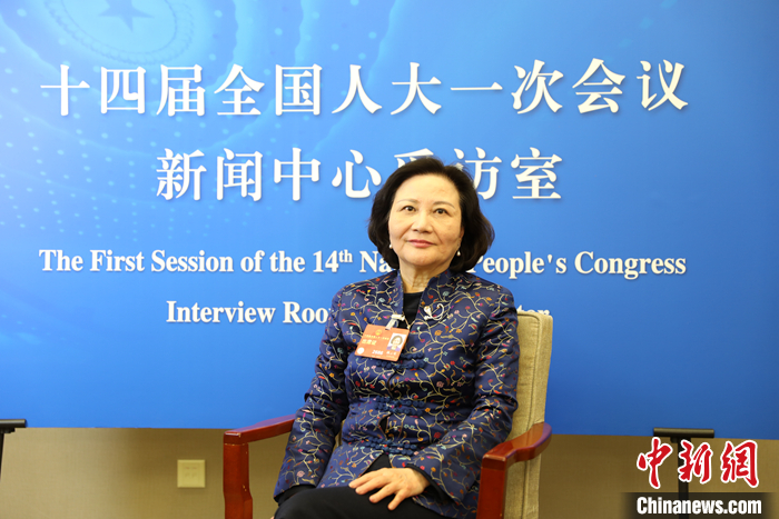 十四屆全國人大一次會議即將在北京召開。3月3日，來自臺灣團(tuán)的全國人大代表陳云英在北京接受中新社等媒體采訪。2003年以來，陳云英已連續(xù)擔(dān)任五屆全國人大代表。 中新社記者 朱賀 攝