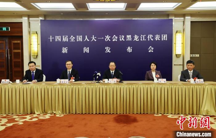 （兩會(huì)聲音）直言短板、自信代言，人大代表熱議中國(guó)“五大安全”
