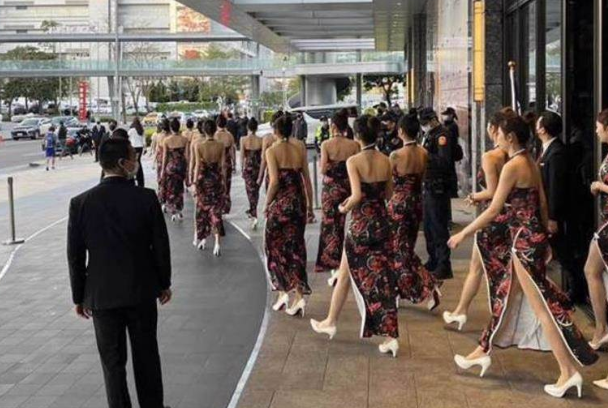 “明仁會(huì)”高調(diào)辦春酒，引來臺(tái)北市警方重兵看管