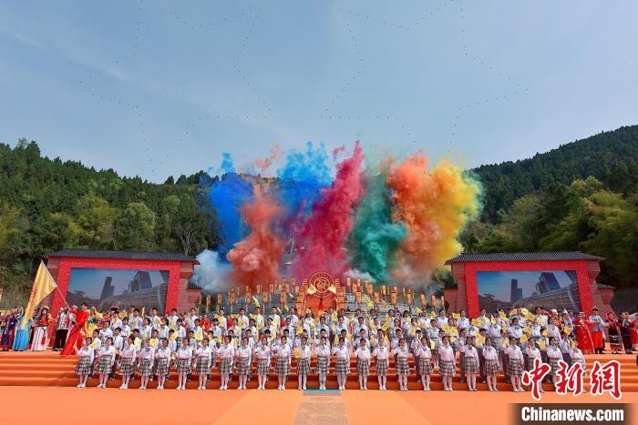 華夏母親嫘祖故里拜謁大典現(xiàn)場(chǎng)?！←}亭縣委宣傳部供圖