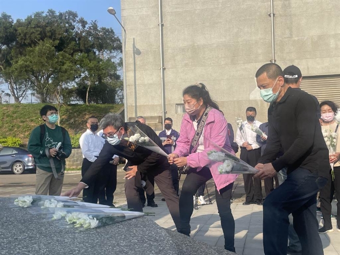 臺鐵“太魯閣事故”2周年，罹難者家屬赴臺鐵富岡機廠參加追思活動