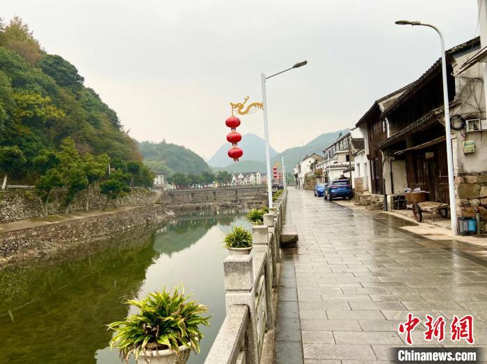 大堰鎮(zhèn)鄉(xiāng)村一景。　林波 攝