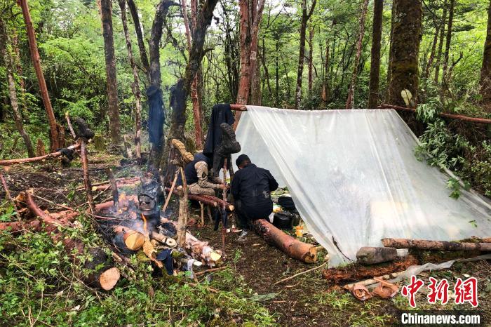 資料圖為2021年3月，拉郊邊境派出所德瑪龍4號臨時執(zhí)勤點的薄膜帳篷。　拉郊邊境派出所 供圖
