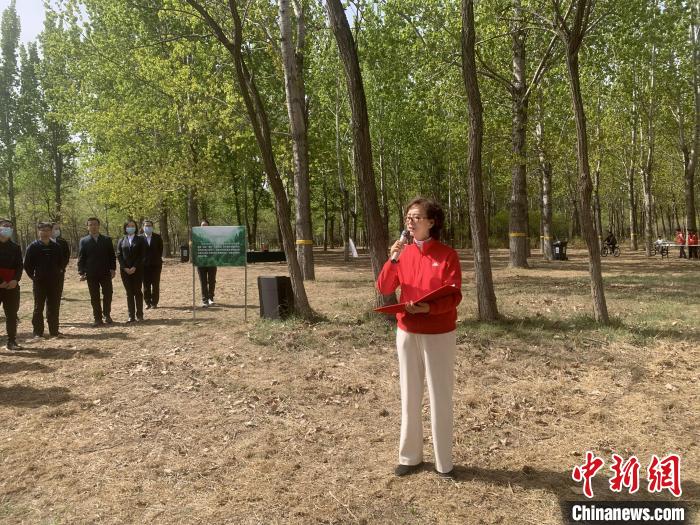 圖為全國政協(xié)常委、臺盟中央副主席吳國華致辭。　楊程晨 攝